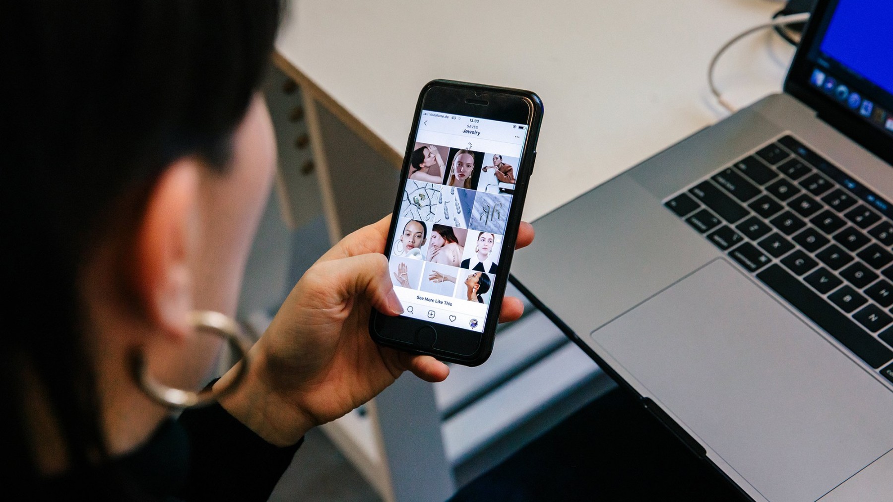 Як штучний інтелект змушує користувачів проводити години в Instagram